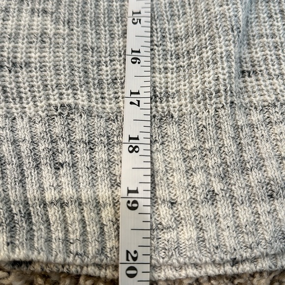 American Eagle Heather Gray Polo Knit Sweater Size Small NWOT - Picture 9 of 9